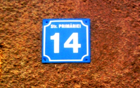Oradea: S-a prelungit termenul pentru montarea numerelor administrative pe imobile