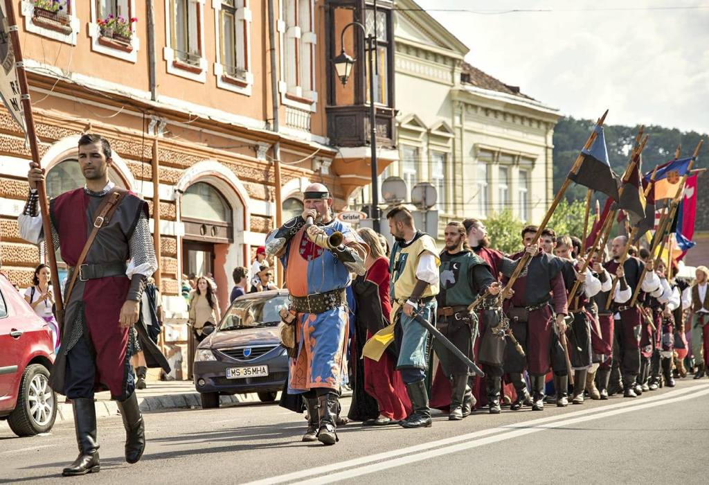 Paradă medievală la Mediaș