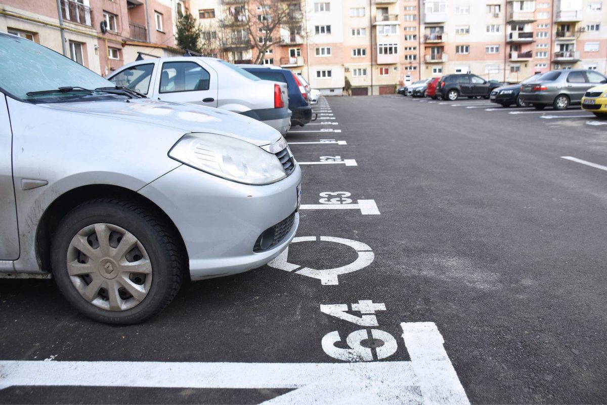În Satu Mare a început eliberarea abonamentelor de parcare pentru anul 2023