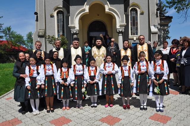 Liturghie Arhierească la Parohia Bocșa