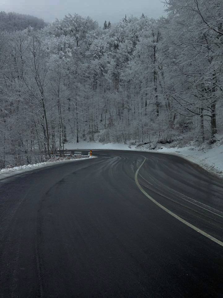 Vizibilitate redusă pe DN 18, în Pasul Prislop