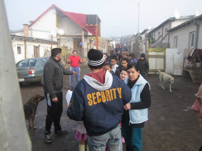 Proiect caritabil, în spijinirea comunității de rromi de la Pata-Rât