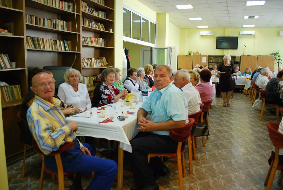 Aproape 9000 de pensionari din Baia Mare, cu venituri sub 700 de lei, primesc tichete valorice de Crăciun