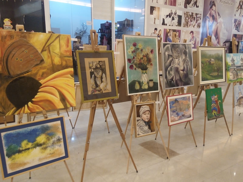 Lucrări ale elevilor Școlii Populare de Artă “Liviu Borlan” Baia Mare vor fi expuse la Suceava