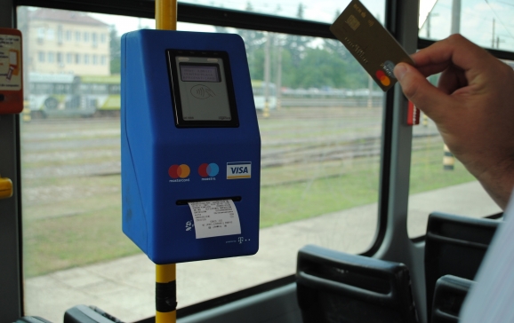 OTL Oradea introduce plata cu cardul în mijloacele de transport