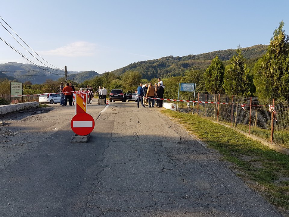 Podul din Costeşti, care asigură accesul spre cetăţile dacice, în reparaţii capitale