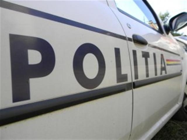 Un tânăr din Țicău s-a urcat beat la volan și s-a răsturnat cu mașina