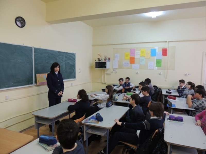 800 de școlari și preșcolari din județul Alba au participat la întâlniri cu polițiștii în luna februarie