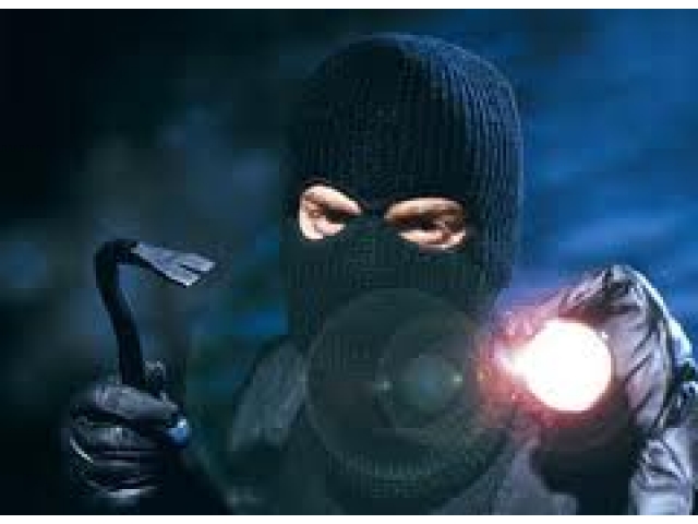 Poliţiştii clujeni au efectut percheziţii pe raza judeţului Mureş, la persoane bănuite de comiterea mai multor furturi din societăţi comerciale