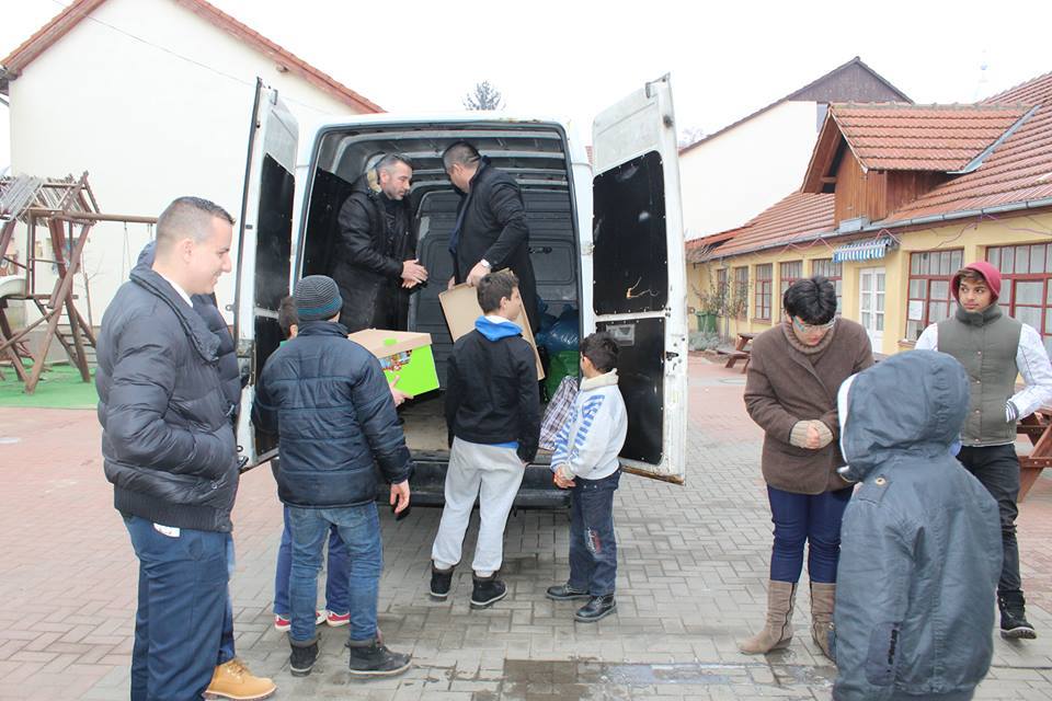 Un strop de fericire din partea unor tineri cu inima de aur