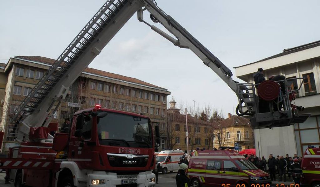Simulare: Explozie urmată de un incendiu în Zalău