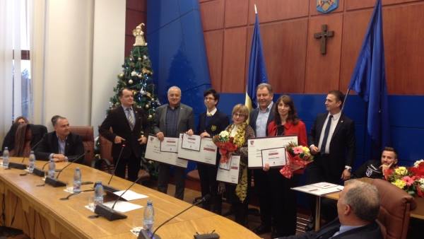 Consiliul Județean Bistrița-Năsăud a premiat elevii și sportivii, care au obținut rezultate deosebite în anul 2016