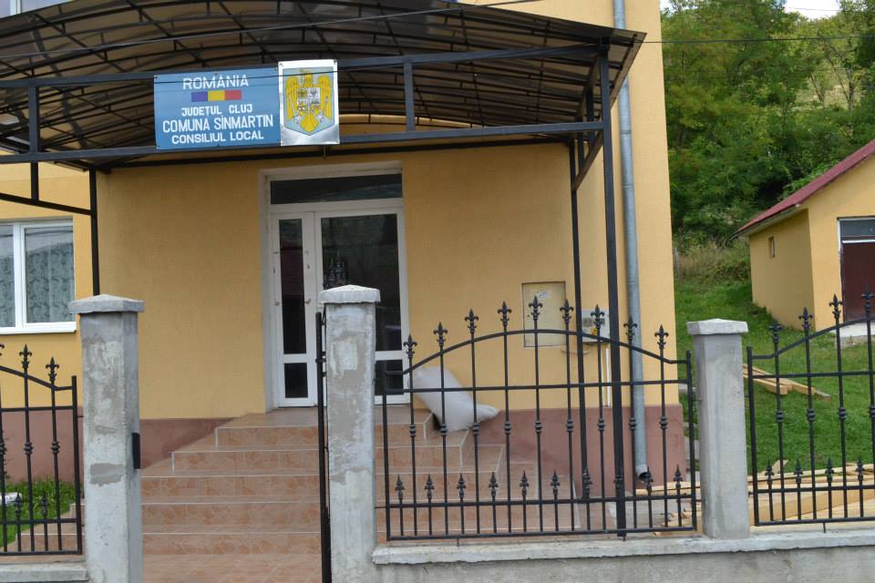 Primăria Sînmartin, găsită închisă de prefectul Clujului