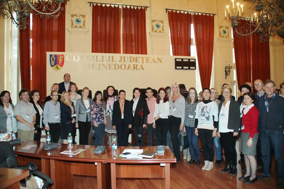 Întâlnire pro educaţie la CJ Hunedoara