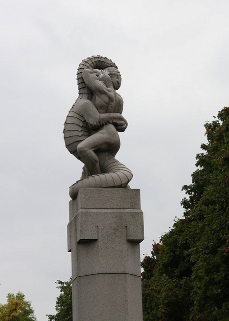 Armata de reptilieni din Romania si energia negativa!