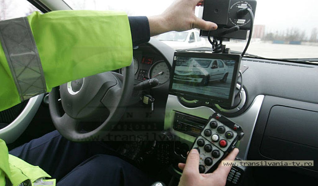 Viteza excesivă i-a lăsat fără permis