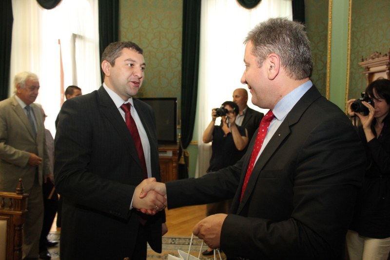 COMUNICAT DE PRESĂ: Radu Moldovan s-a întâlnit cu Guvernatorul Regiunii Cernăuți, Roman Vanzuryak