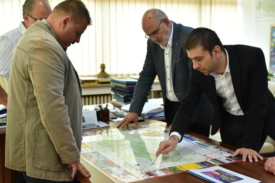 Licitație pentru reabilitarea drumurilor județene pe Valea Izei și Valea Ruscovei