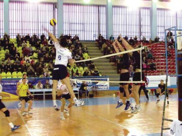 Două victorii pentru Volei Municipal Zalău la Cupa Universitatea. Phoenix Șimleu Silvaniei, înfrângeri pe linie