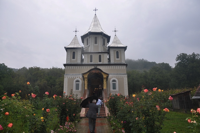 Slujbă de binecuvântare a lucrărilor de pictură la biserica din Parohia Adalin