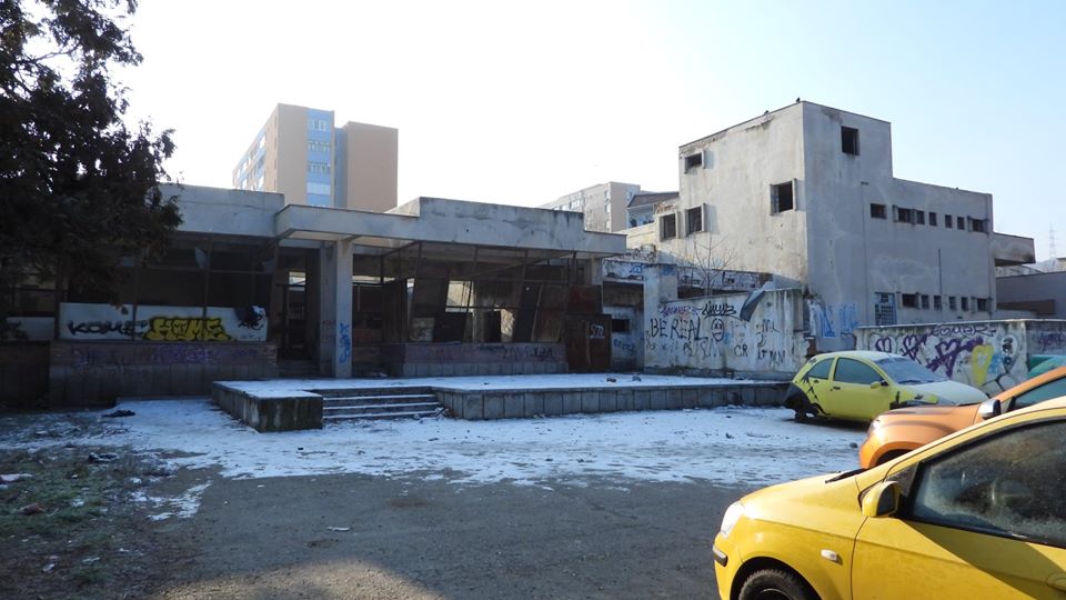 Ruinele fostului restaurant Astoria din Deva vor dispărea