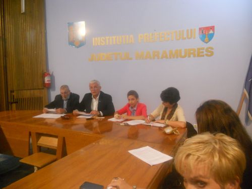 Problemele romilor vor fi discutate în teren, în mijlocul comunităților rome din Maramureș