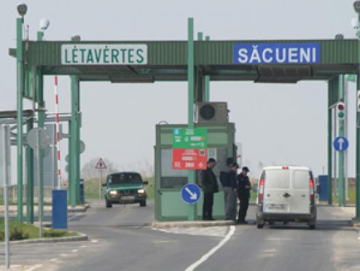 Săcuieni: Autoturism cu certificat de înmatriculare fals, descoperit la frontieră