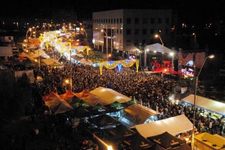 Vezi programul concertelor din prima zi a Sărbătorii Castanelor
