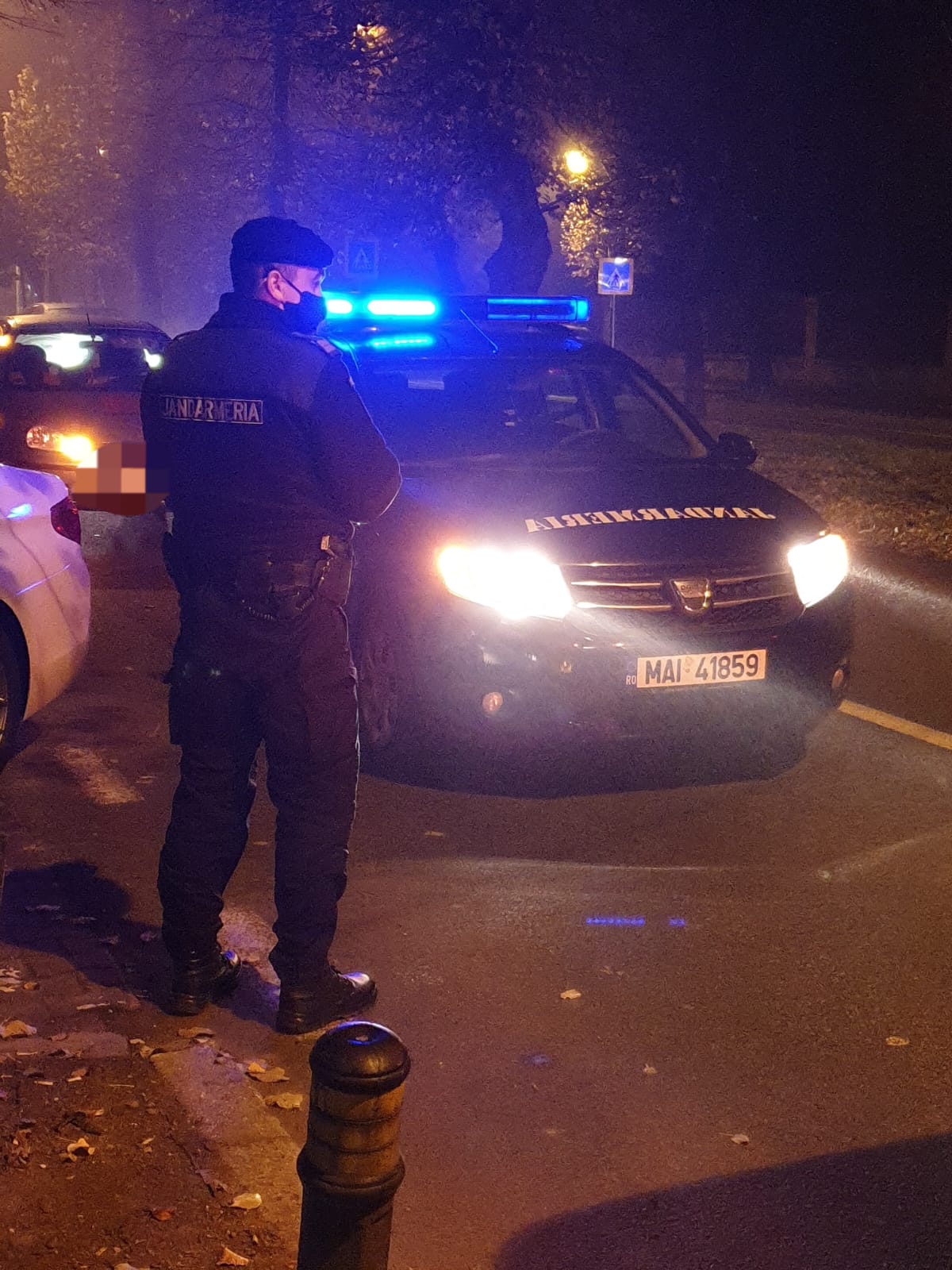 Un bunic de 82 de ani și o femeie de 49 de ani au fost bătuți de un bărbat de 66 de ani din Bistrița