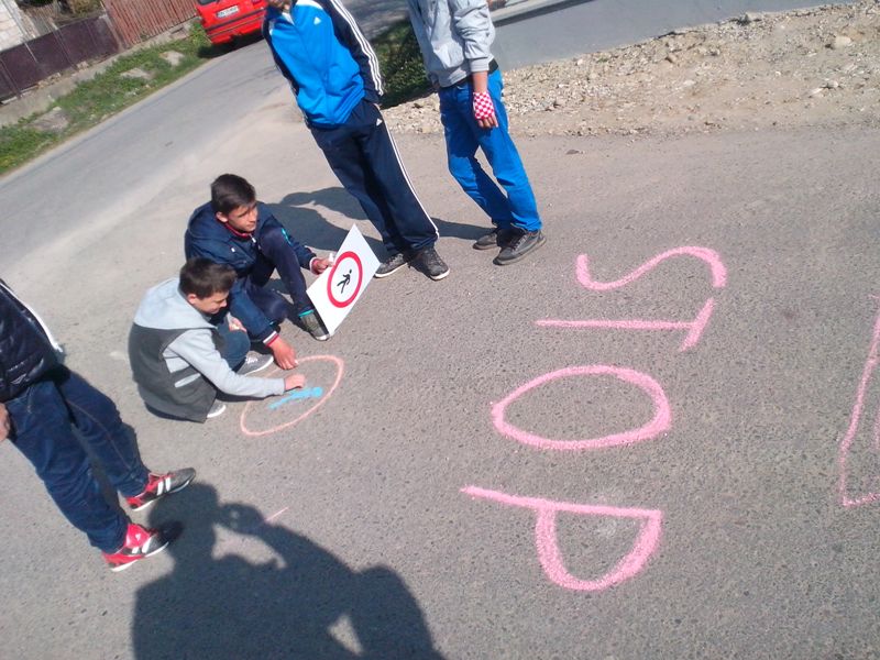 Porţi deschise şi activităţi specifice desfăşurate de către poliţiştii bistriţeni cu ocazia Zilei Internaţionale a Copilului (COMUNICAT DE PRESĂ)