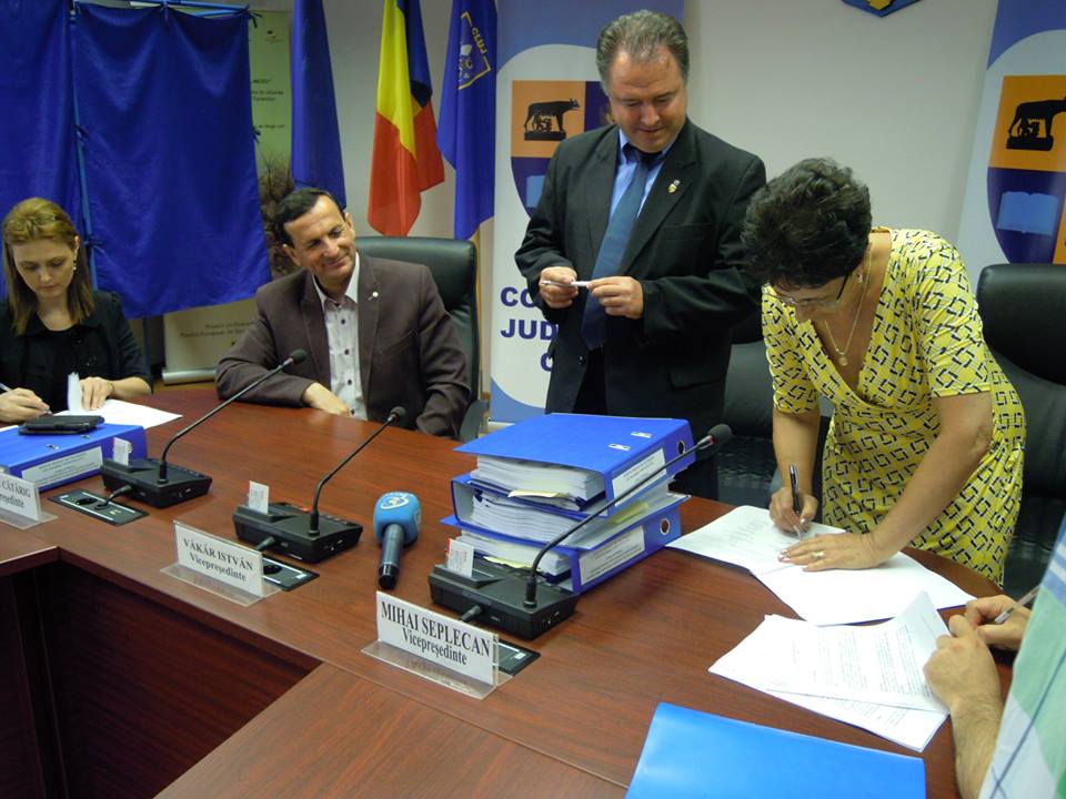 A fost semnat contractul de execuţie a lucrărilor de modernizare a infrastructurii de acces în zona turistică Răchiţele – Prislop – Ic Ponor