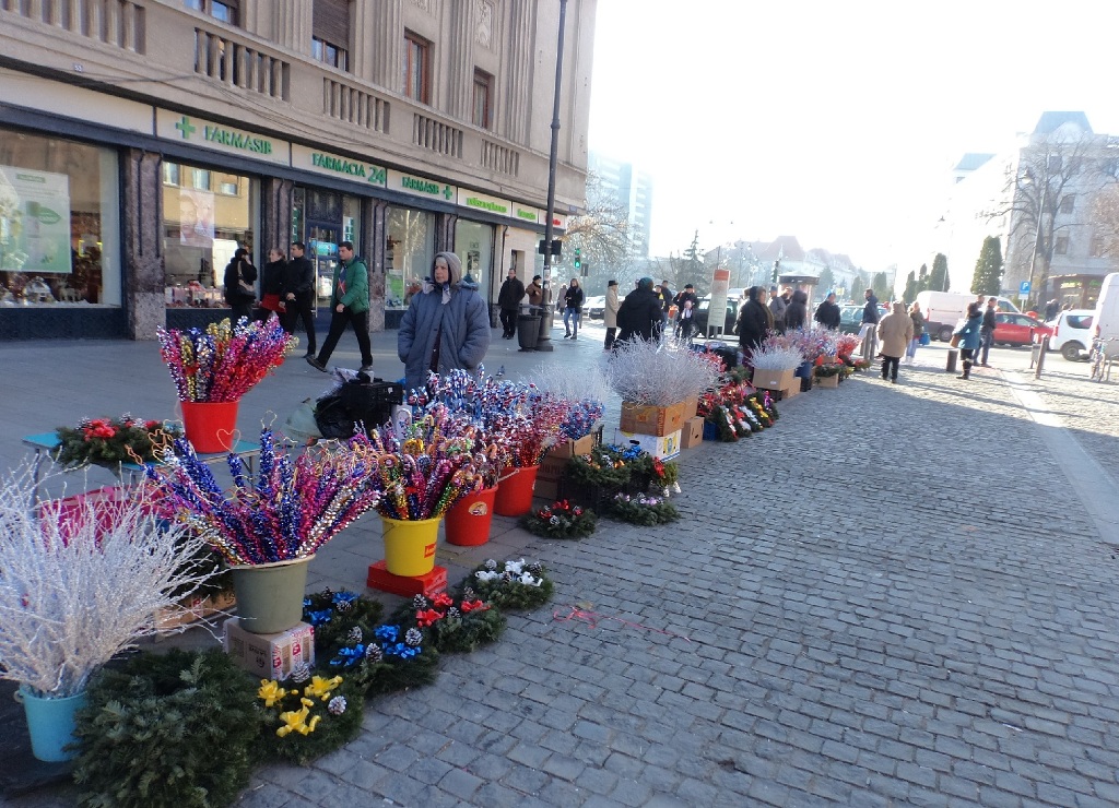 Sibiu: Produse de sărbători, comercializate pe domeniul public