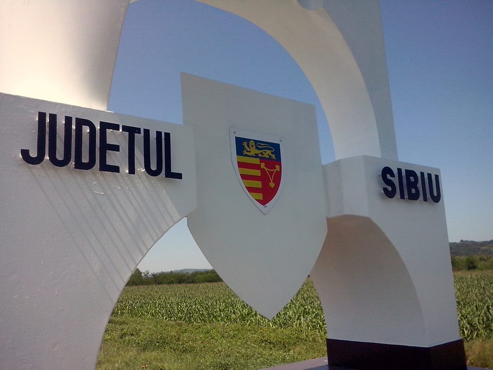 Consiliul Judeţean Sibiu a reabilitat indicatoarele de intrare în judeţ