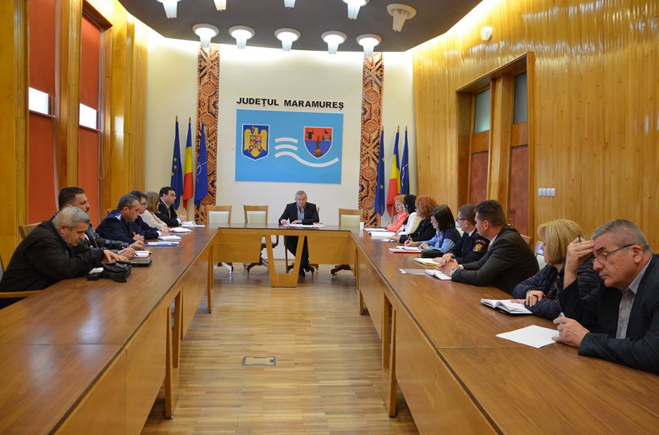 Întâlnire la Prefectura Maramureș, privind siguranța în școli