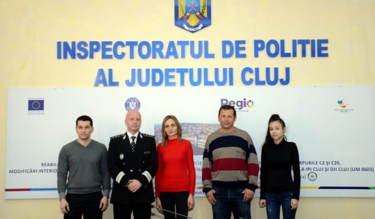 Cetățeni cu simț civic, felicitați de polițiștii clujeni