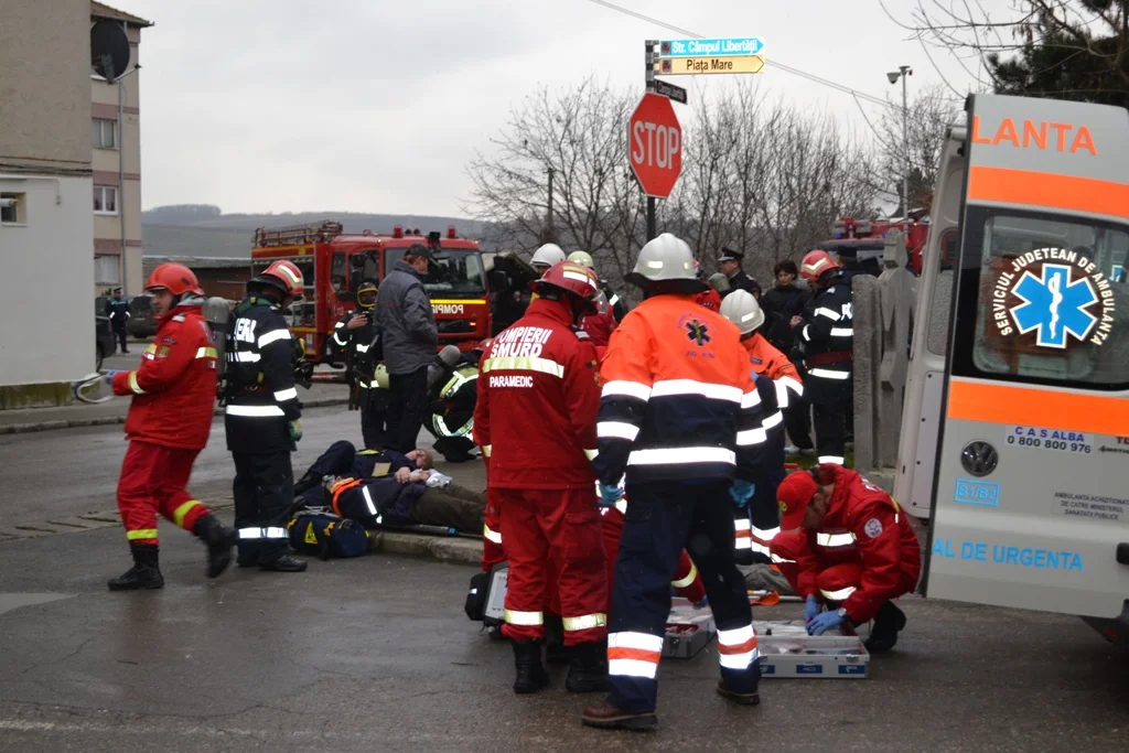 Spectaculos exercițiu de simulare a unui cutremur, desfășurat în Blaj