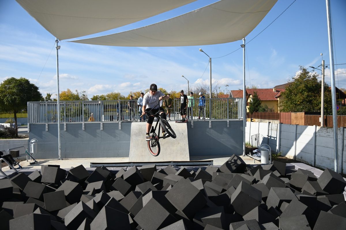 Skate park-ul de lângă Piața Obor din Sibiu are o nouă instalație