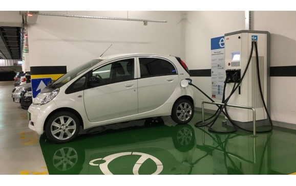 Oradea va avea staţii de reîncărcare pentru vehicule electrice şi hibrid