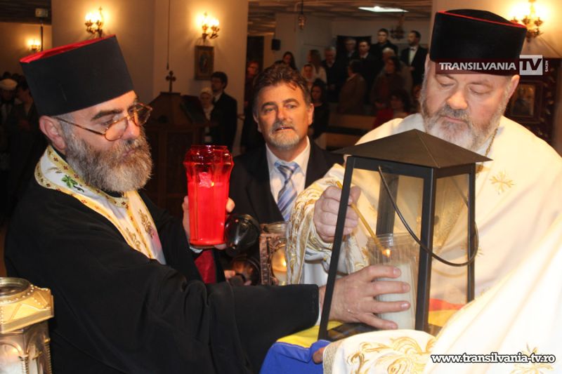 In noaptea de Înviere mii de sătmăreni au luat Lumina Sfântă de la Ierusalim