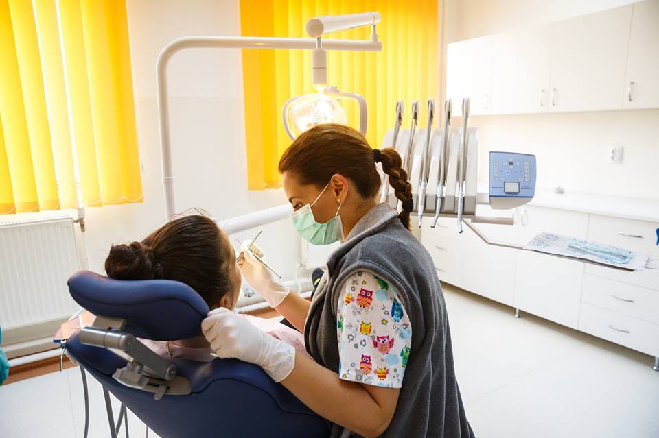 Servicii stomatologice gratuite pentru clujenii cu venituri reduse