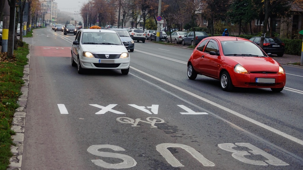 Taxiurile cu client pot circula pe 4 noi benzi dedicate transportului în comun în Cluj-Napoca