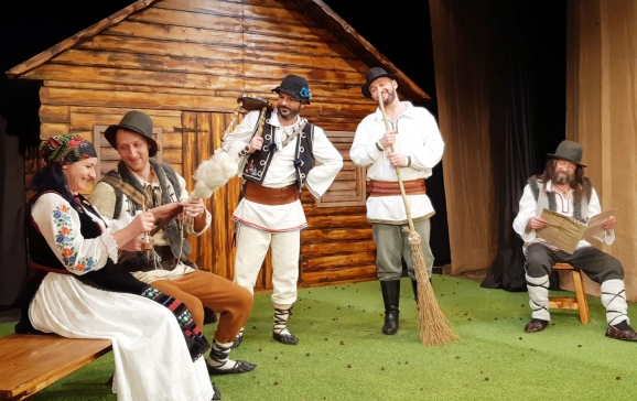 Spectacol de teatru pentru copiii din Oradea proveniţi din familii mai puţin norocoase