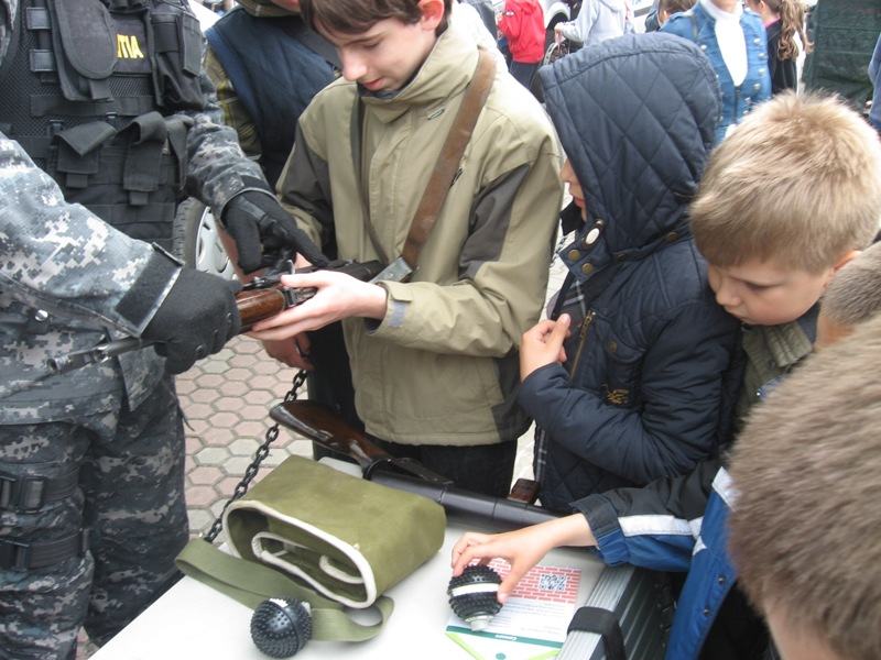 Tehnica de luptă a poliției, admirată la ,,Expo Casa Security 2014” (Galerie FOTO)