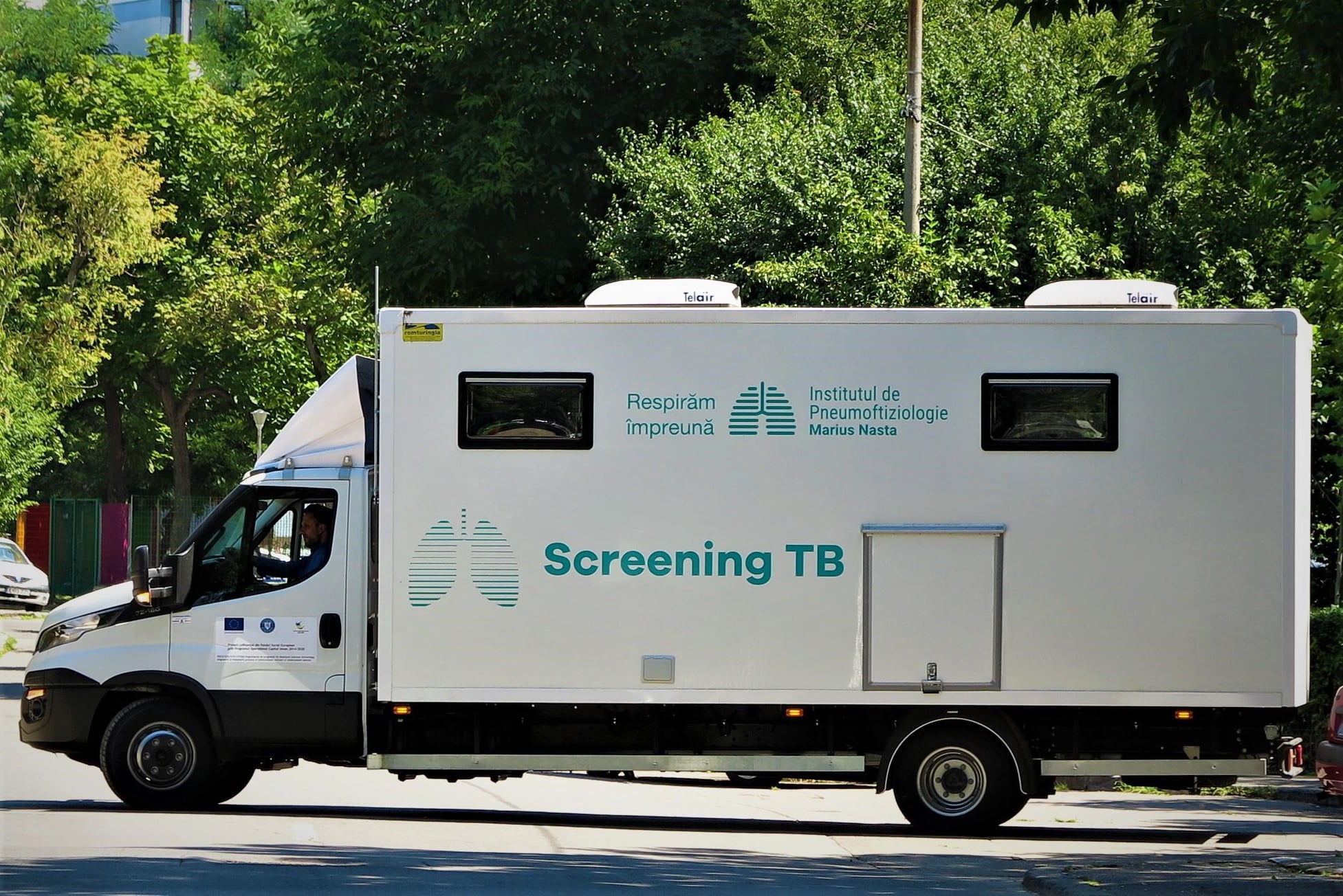 12 comune maramureșene vor beneficia de serviciile caravanei de testare gratuită a sănătății plămânilor și depistare activă a tuberculozei