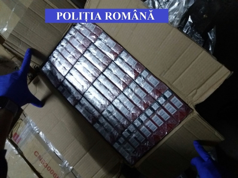 Polițiștii din Bistrița-Năsăud au ridicat aproape 100.000 de țigarete de la un bărbat bănuit de contrabandă