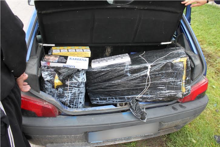 Țigări de contrabandă descoperite în autoturismul unui maramureșean