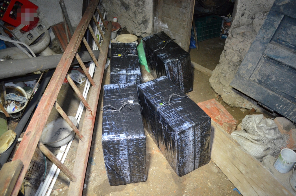 Țigări de contrabandă confiscate în localitatea Bocicoiu Mare