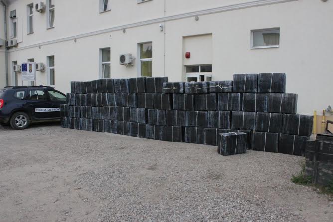 Peste 33.000 de pachete cu ţigări confiscate de polițiștii de frontieră din Sighetu Marmației