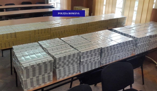 Poliţiştii bihoreni au reținut un bărbat din Satu Mare, după ce au descoperit în autoturismul său peste 155.000 de țigarete nemarcate legal