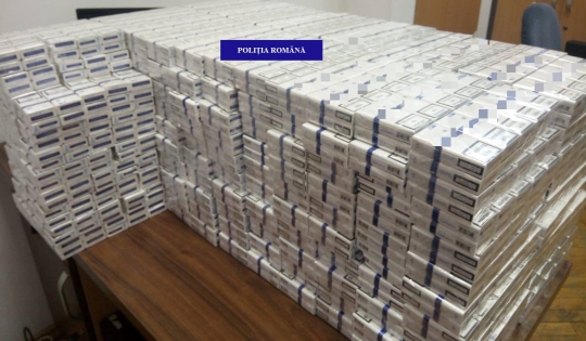 Hunedorean reținut, după ce polițiștii din Marghita au descoperit în autoturismul său peste 71.000 de țigarete nemarcate legal
